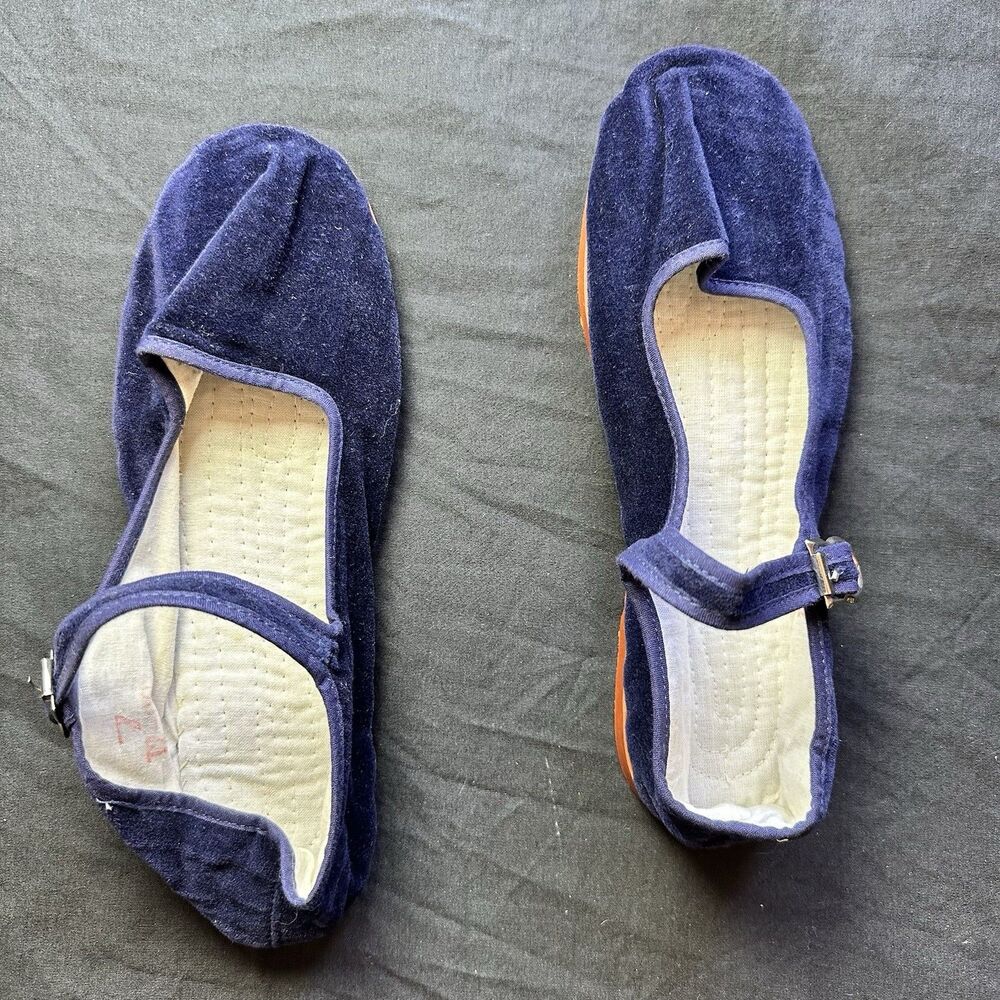 Vintage NWOT 90’s Easy  China Girl Maryjane Flats. Buckles. Size 7. Purple. Boho
